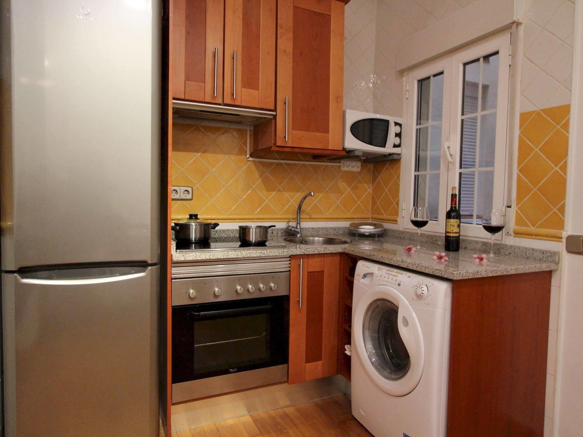 Apartamentos Good Stay Prado Madrid Exterior photo